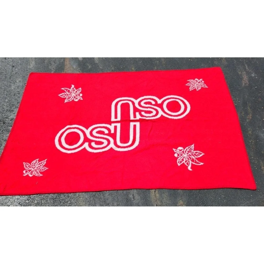 Vintage 90s Logo OSU Fleece Blanket Throw Ohio State University Buckeyes Leaf